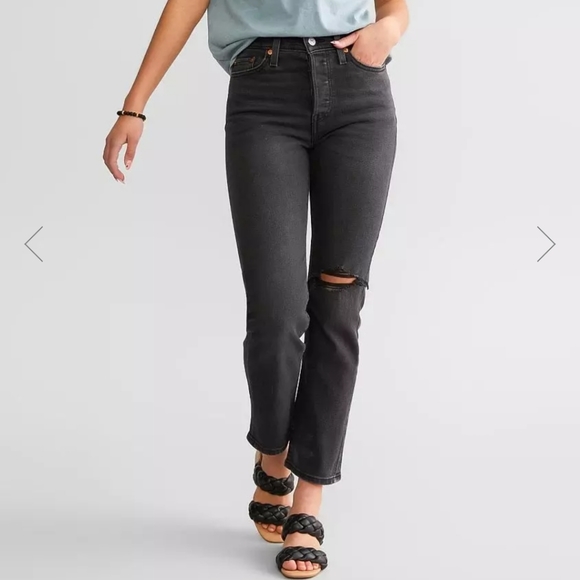 NEW Levi's Wedgie Straight Jeans - Picture 2 of 10